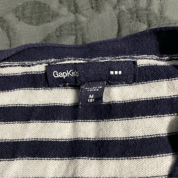 Like New Girls Gap Kids Cardigan with Heart Patches - Picture 4 of 4